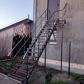 Пожарная лестница из металла